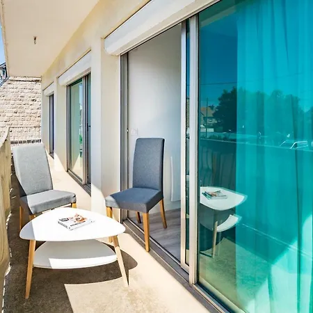 Apartment Confortable Proche De La Gare A Malo *