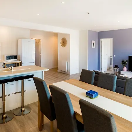 Confortable Proche De La Gare A Malo Apartment