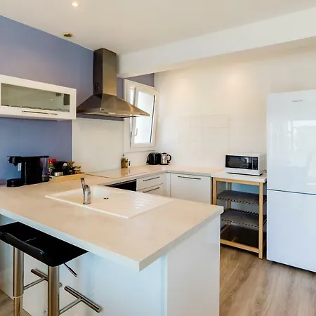 Apartment Confortable Proche De La Gare A Malo